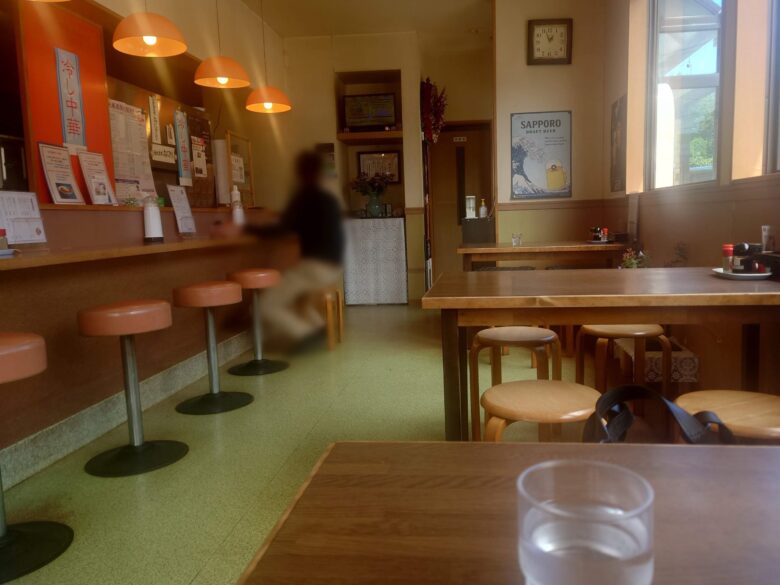 七味ラーメンの店内