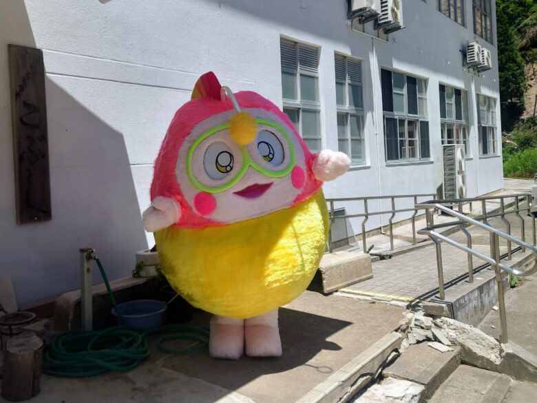 春蘭の里カラオケフェスタ終了後にお見送りするプク丸ちゃん