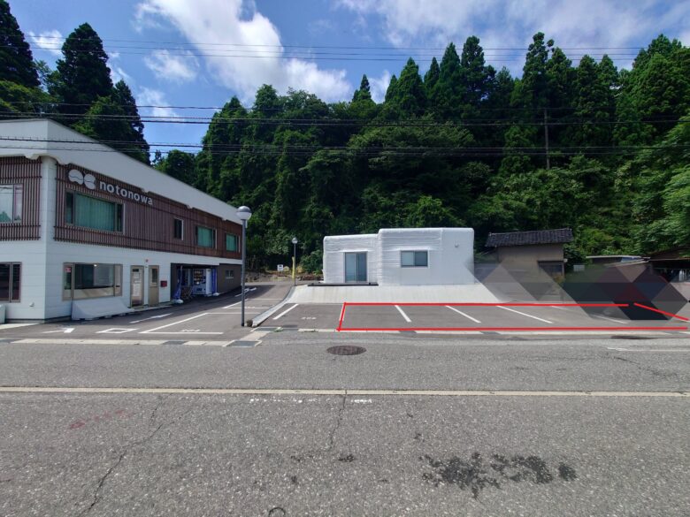 赤枠がレストランのとのわの駐車場