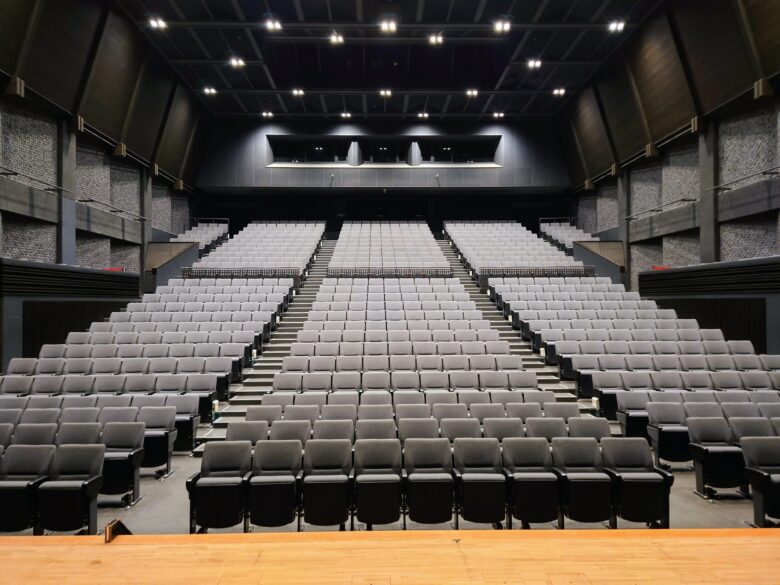 能登演劇堂のステージから見た観客席