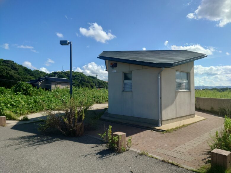 滝港海岸広場 駐車場のお手洗い