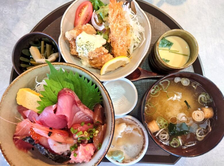 晴レルやのランチメニューの海鮮丼定食