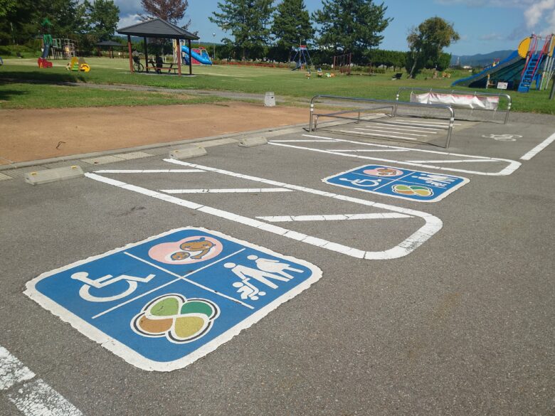 羽咋運動公園のおもいやり駐車スペース