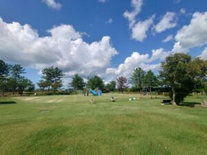 羽咋運動公園の芝生の敷地