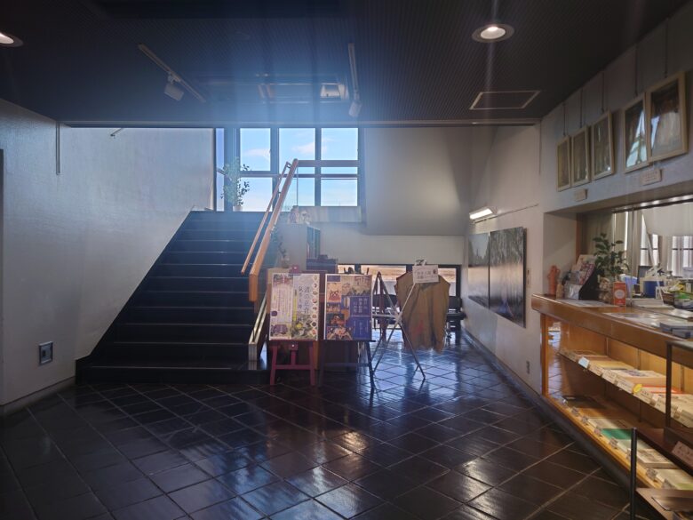 羽咋市歴史民俗資料館のロビー