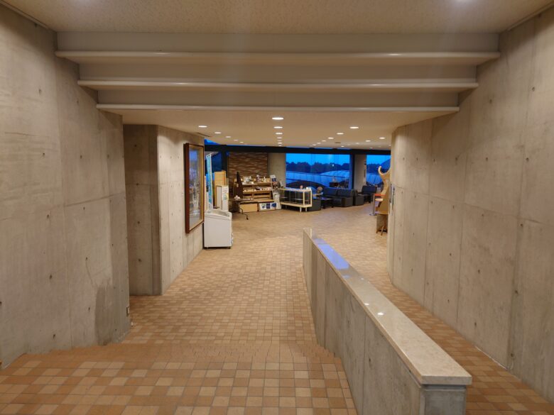 縄文真脇温泉の館内通路