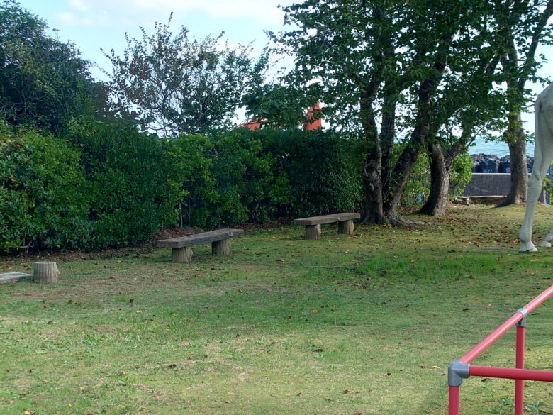 柳田児童公園のベンチ