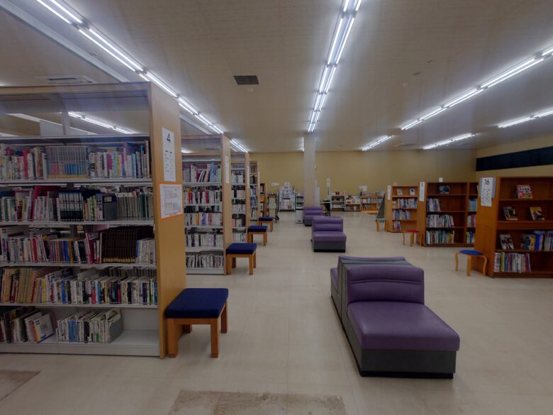 (仮設)輪島市立図書館の館内