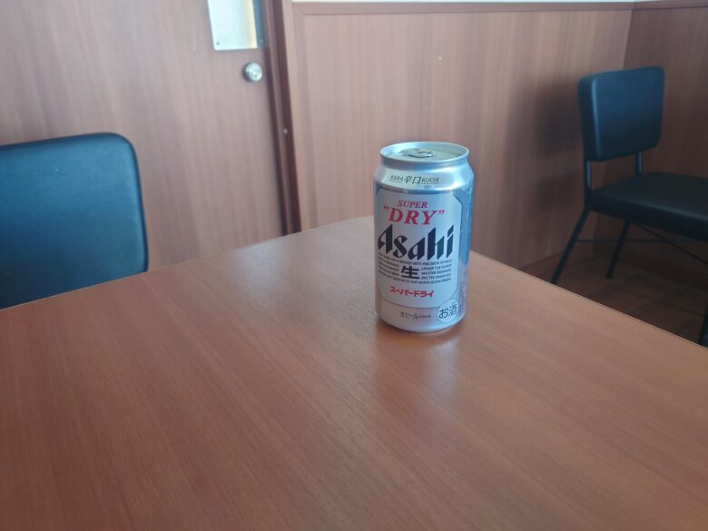 コンビニのイートインコーナー