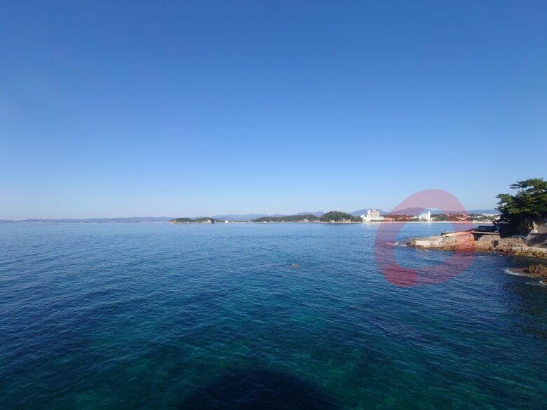 白浜海中展望塔から見える崎の湯の男湯の露天風呂