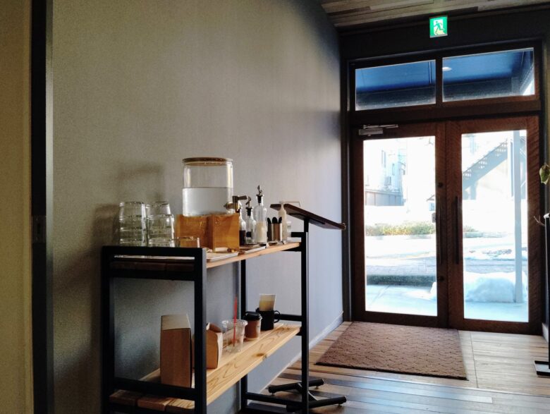 BENIYA COFFEEの出入り口