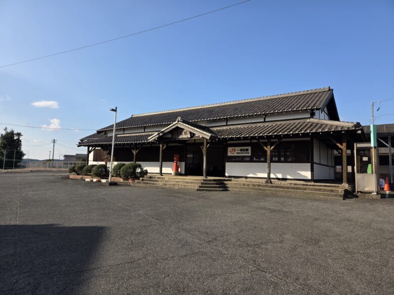 JR一身田駅の駅舎