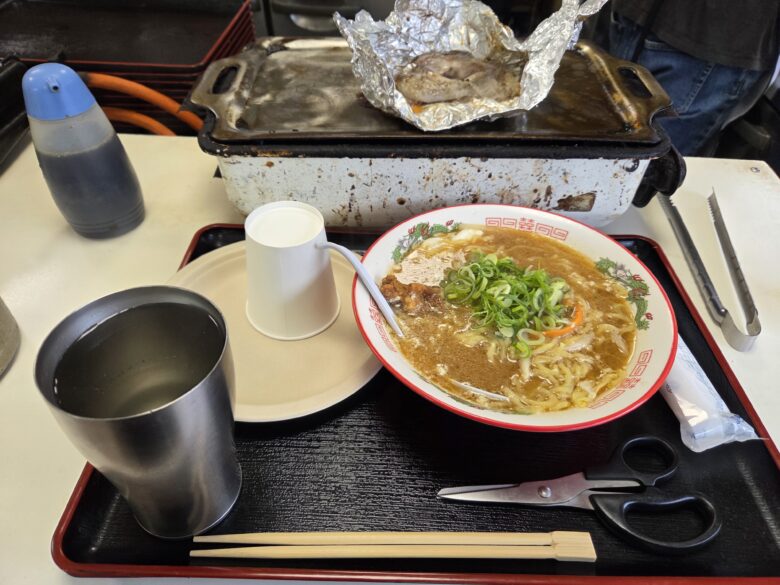 なかよし水産のラーメンとイカゲソと焼酎