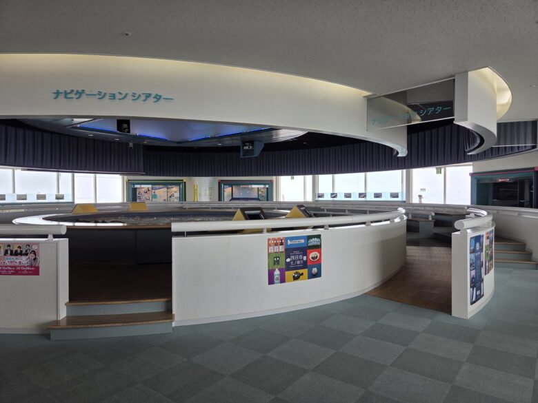 四日市港ポートビルの14階フロアの中央