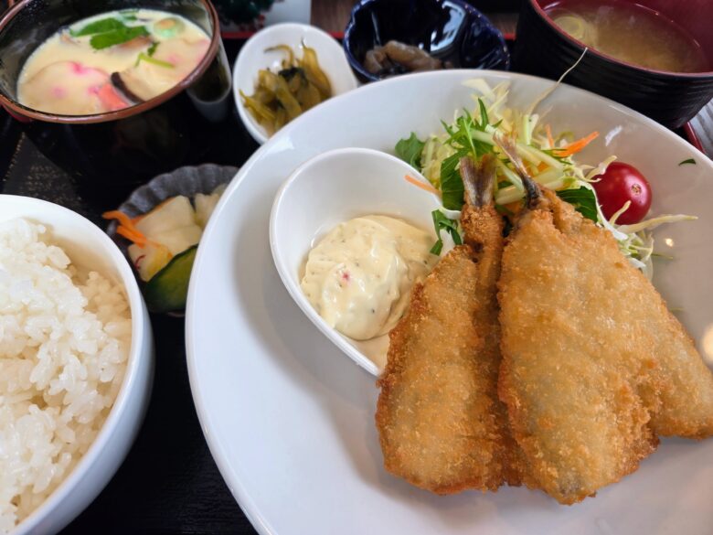 レストランのとのわのアジフライと茶碗蒸しの定食