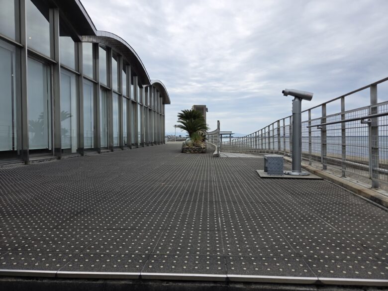 ほたるいかミュージアムの双眼鏡スポット