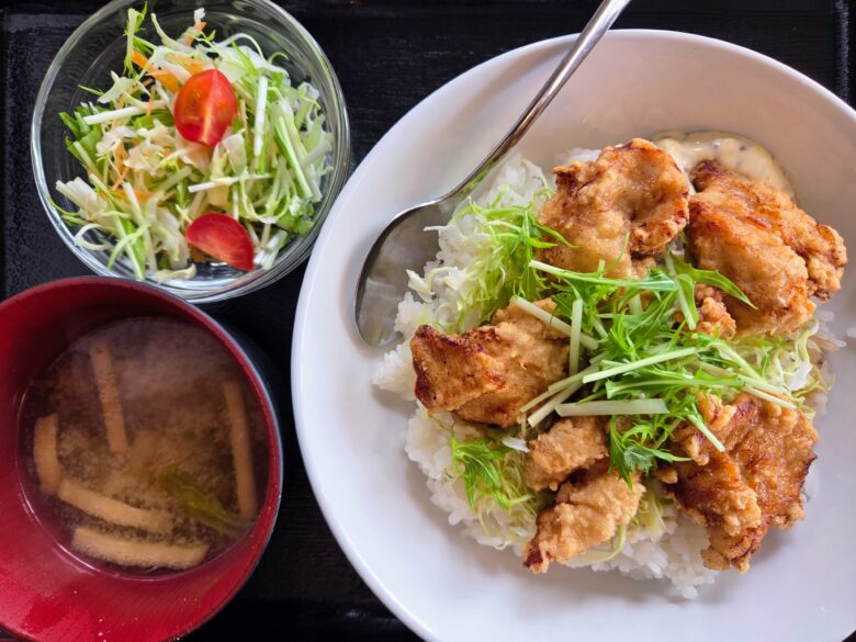 レストランのとのわのからあげ丼