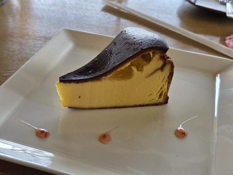 カフェ とある丘のバスクチーズケーキ