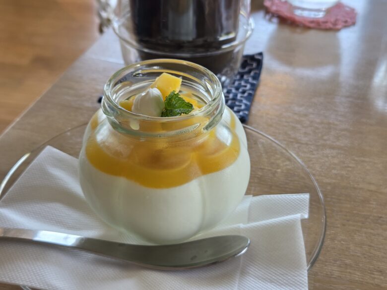 カフェ とある丘のかぼちゃのプリン