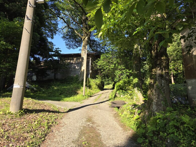 平町・千本桜の里にある散策路