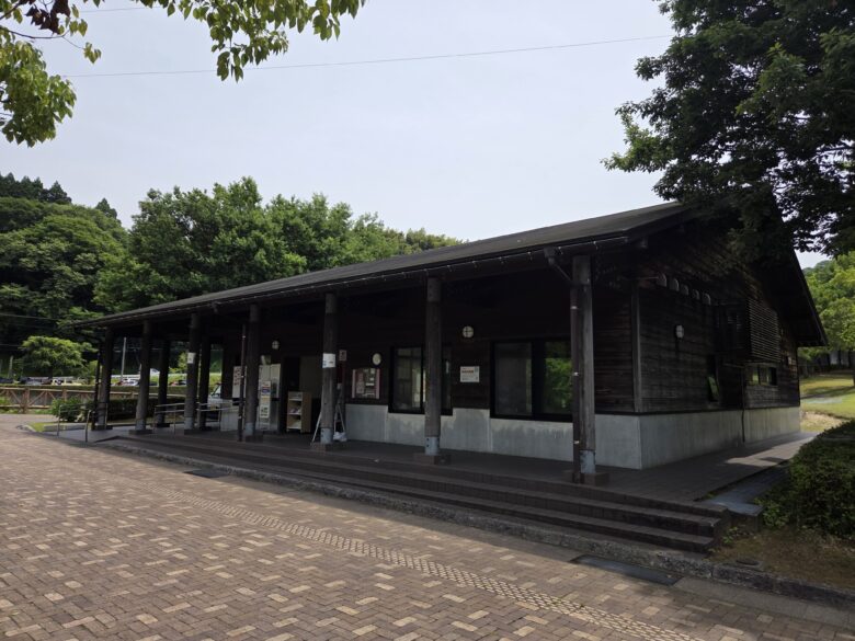 内川スポーツ広場の総合受付棟