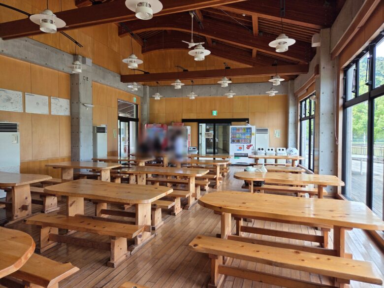 内川スポーツ広場のレストハウスの館内