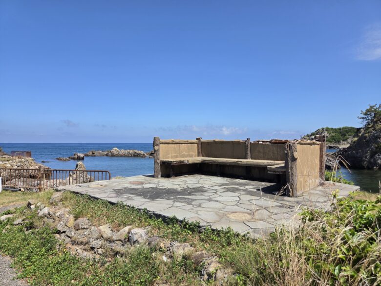 亀島園地の休憩処