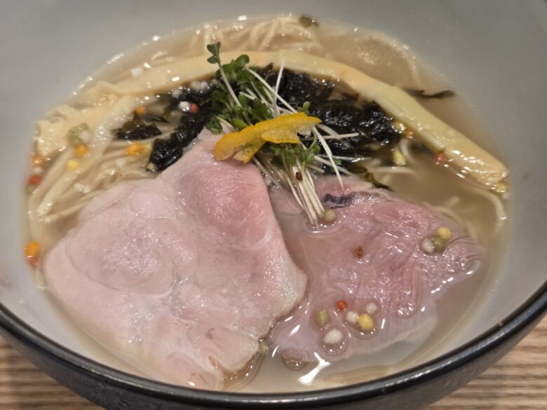 麺場かもめの塩ラーメン
