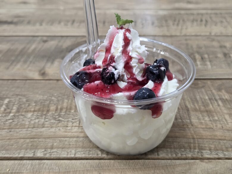 加賀フルーツランドのカフェのブルーベリーサンデー