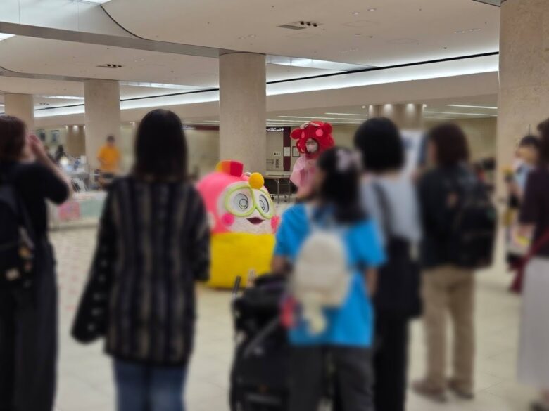 響きで繋ぐ能登と金沢・文化発信ステージのプク丸ちゃんのグリーティング